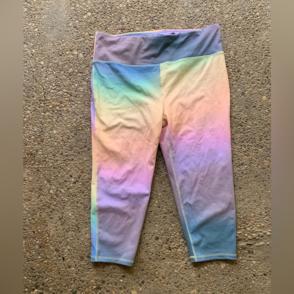 Mono B Capri Leggings